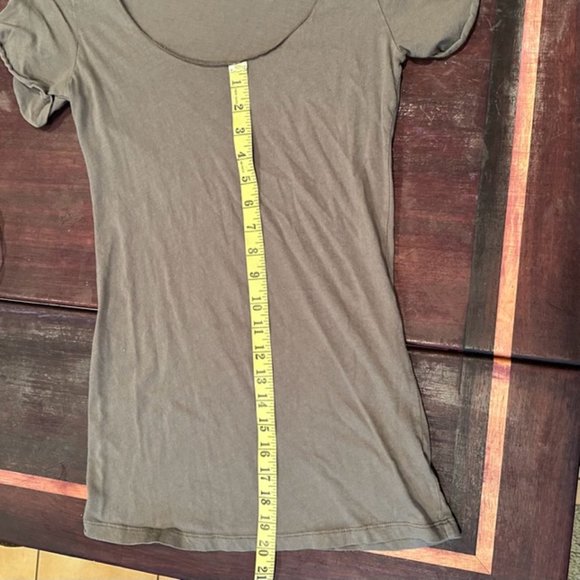 Women’s Tan Velvet by Graham & Spencer Short-Sleeve Fitted Tee , Size L - Picture 3 of 8